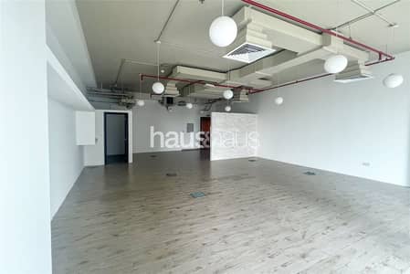 Office for Rent in Business Bay, Dubai - Vacant | Fitted | Spacious | Pantry