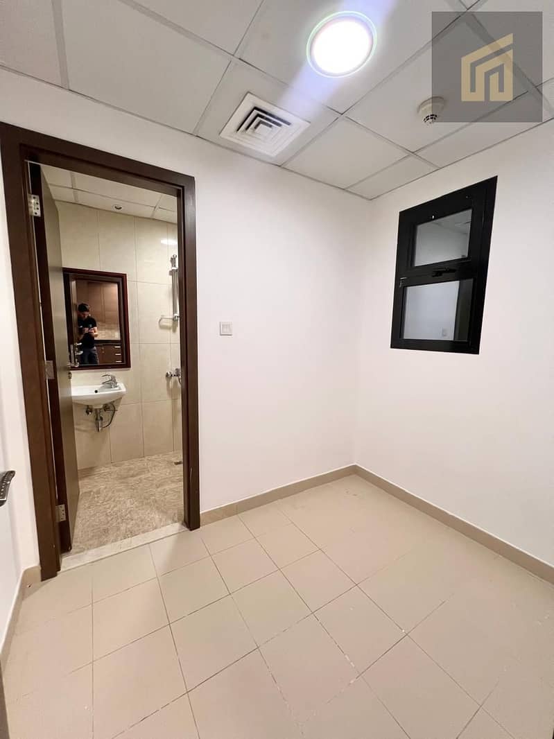 VACANT | SPACIOUS + MAIDS ROOM | NEXT TO METRO STATION