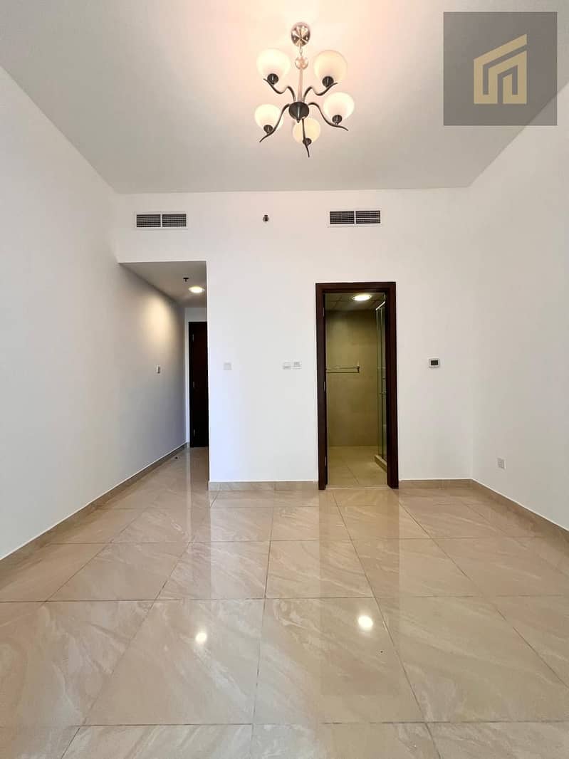 VACANT | SPACIOUS + MAIDS ROOM | NEXT TO METRO STATION - Image 12