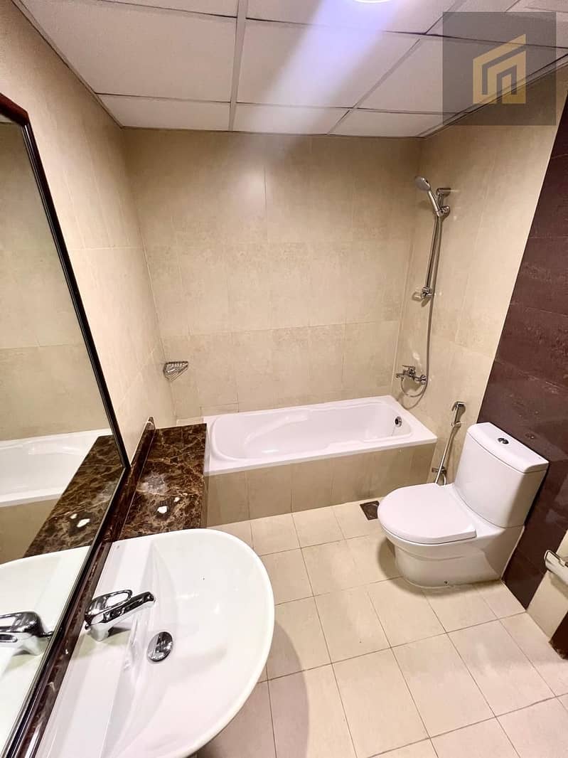 VACANT | SPACIOUS + MAIDS ROOM | NEXT TO METRO STATION - Image 16