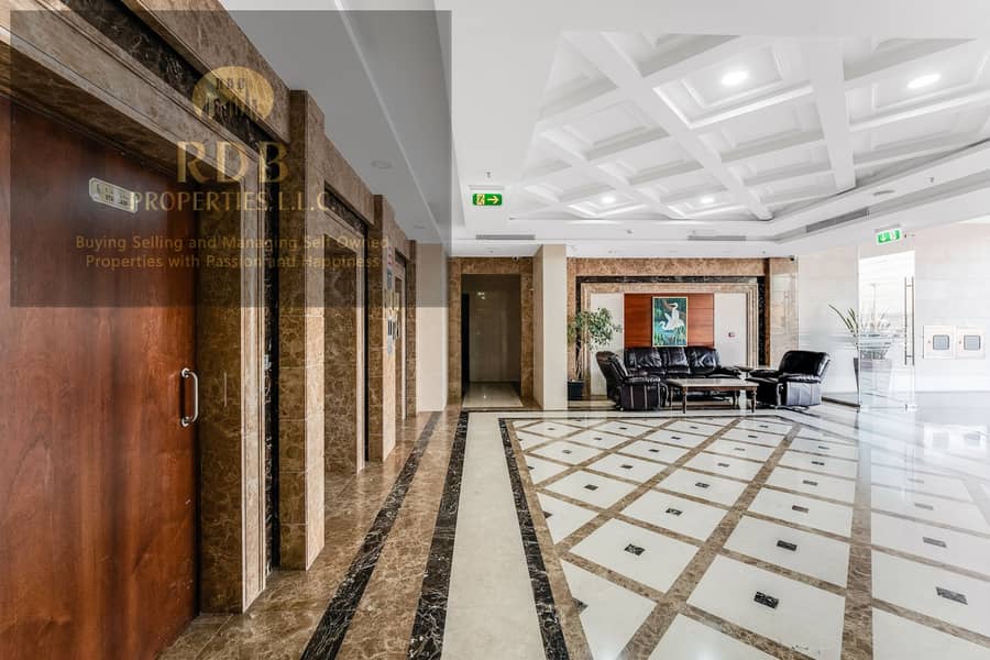 23 ENTRANCE LOBBY. jpg