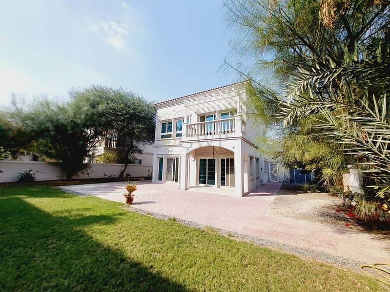 Corner Single Row Mansion With Lush Green Garden