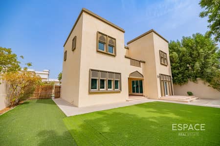 3 Bedroom Villa for Rent in Jumeirah Park, Dubai - Well Kept | Close to the Park | Vacant
