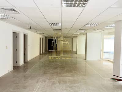 مکتب  للايجار في شارع الشيخ زايد، دبي - IMG-20250820-WA0778. jpg