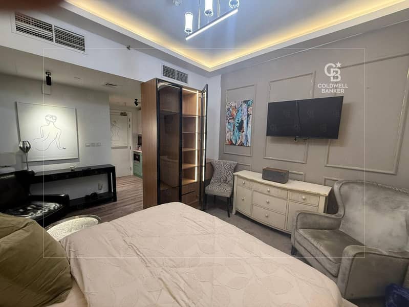 Elegant Furnished Studio | Panoramic Lake View