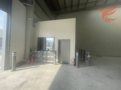 مستودع  للايجار في منطقة الحمرا الصناعية، رأس الخيمة - IMG-20241226-WA0110. jpg