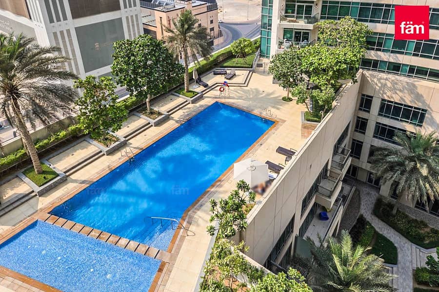 Downtown| Fully Upgraded | Furnished