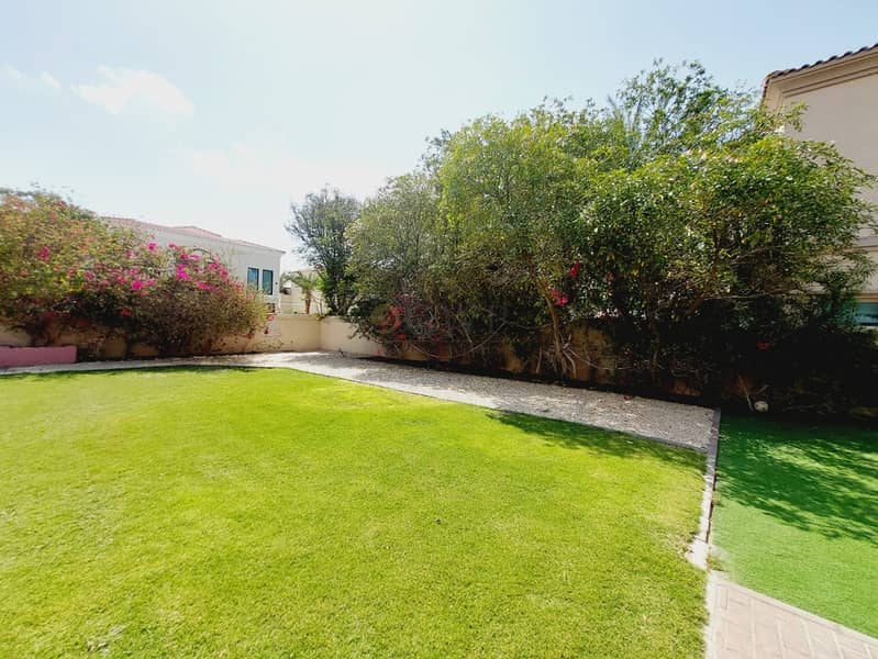 Best Location | Lush Green Garden - Image 10