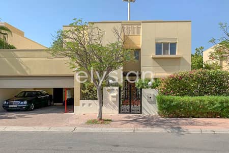 4 Bedroom Villa for Rent in The Meadows, Dubai - Extended Villa | Study Room | Ready to Move In