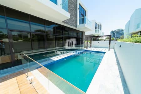 5 Bedroom Villa for Sale in DAMAC Hills, Dubai - Expansive 5 BR | Large Layout | Motivated Seller
