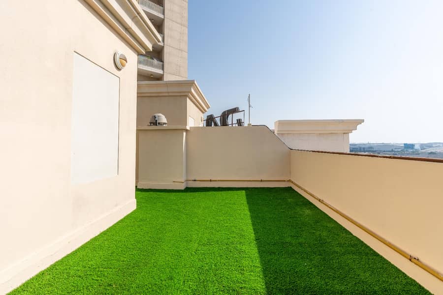 Best!! Large Duplex podium house with roof garden!