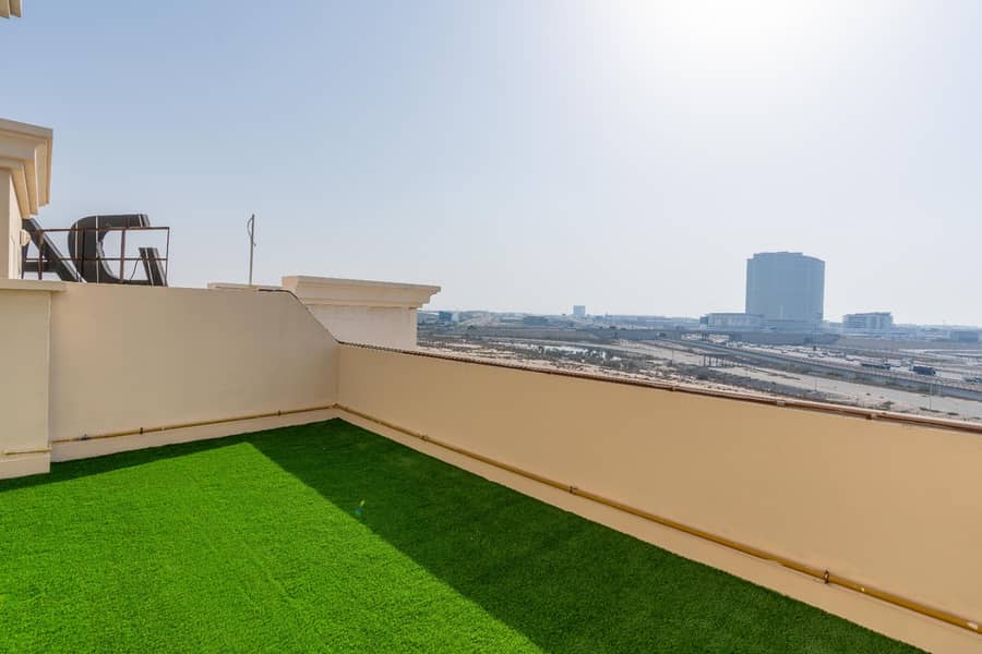 Best!! Large Duplex podium house with roof garden! - Image 10