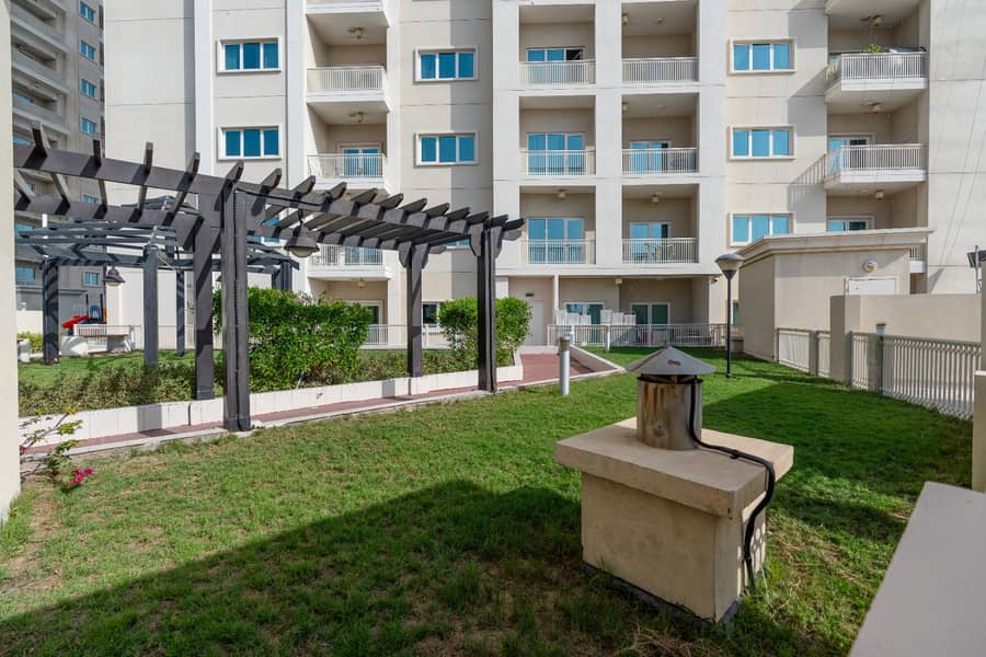 Best!! Large Duplex podium house with roof garden! - Image 14