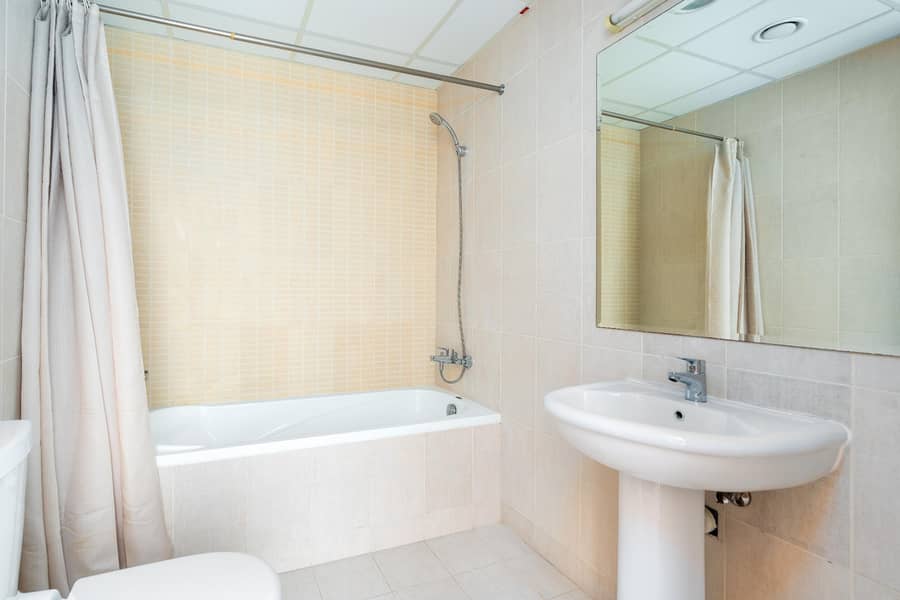 Best!! Large Duplex podium house with roof garden! - Image 36