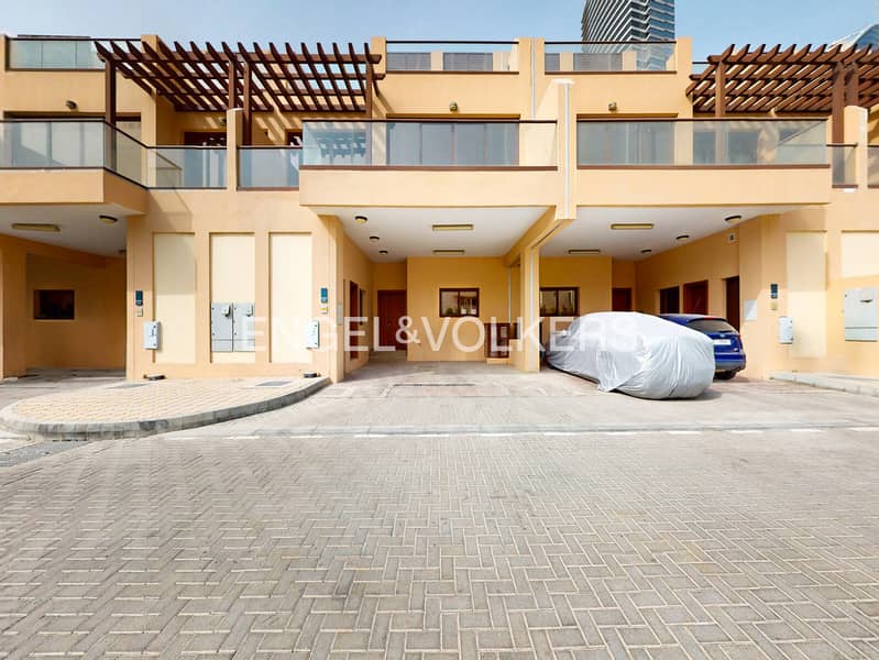 Pool And Skyline View | Vacant | Rare | Spacious