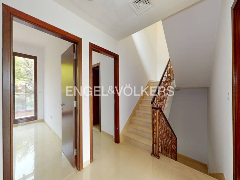 Pool And Skyline View | Vacant | Rare | Spacious - Image 13