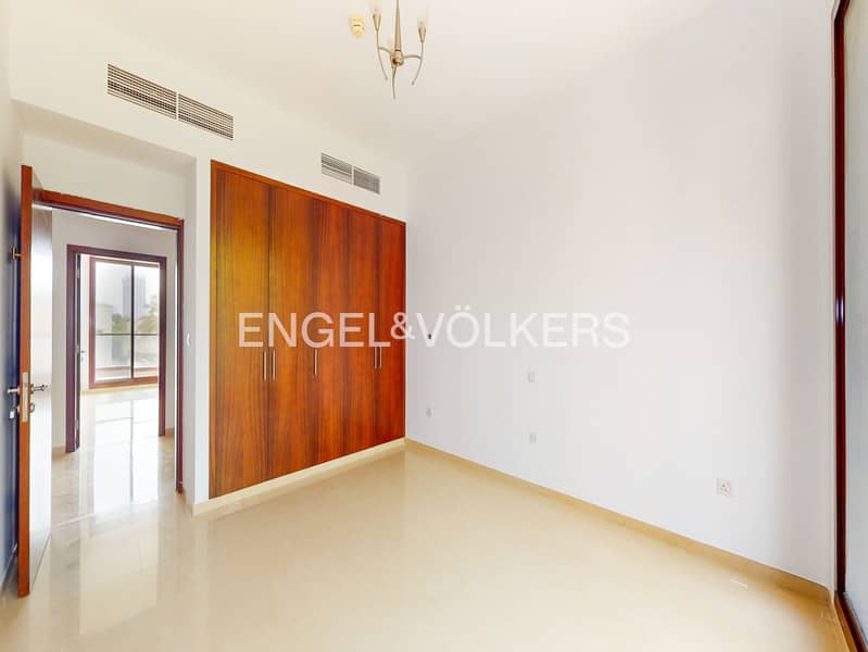 Pool And Skyline View | Vacant | Rare | Spacious - Image 18