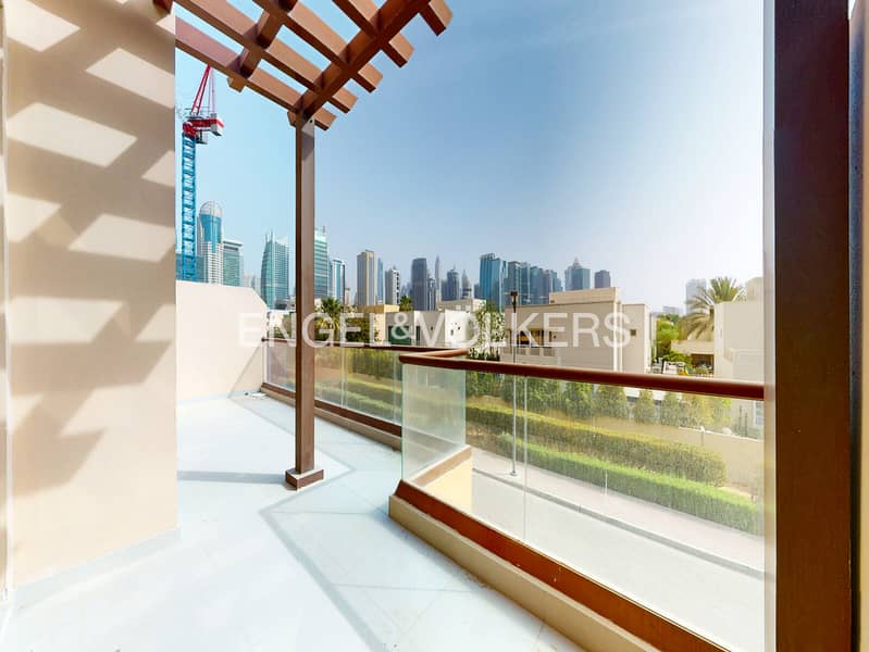 Pool And Skyline View | Vacant | Rare | Spacious - Image 25