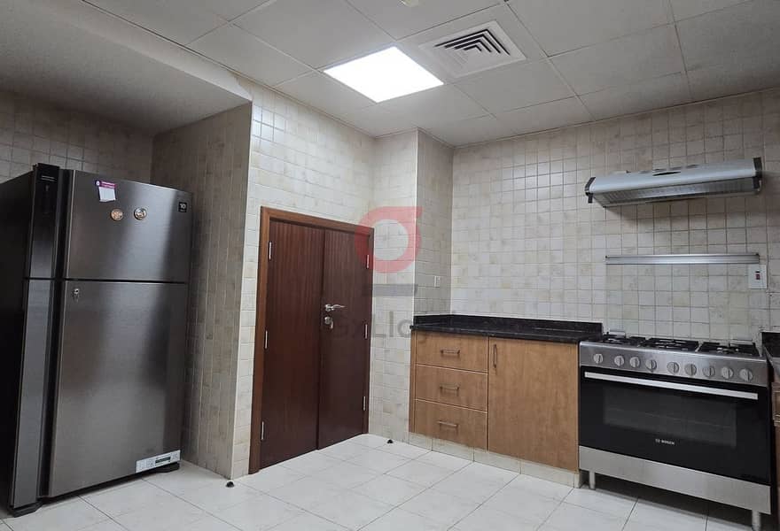 18 0cb63cfa-0082-4992-9997-6916efb78eda. jpg