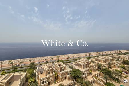 2 Bedroom Flat for Sale in Palm Jumeirah, Dubai - Investment | Sea View | Vacant | High Flr