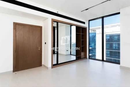 1 Bedroom Apartment for Sale in Business Bay, Dubai - Waterfront Luxury | Prime Business Bay Location