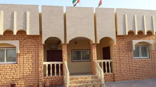 Villa 10000 feet ground floor with external annexes at a price of a shot Villa 10000 feet ground floor with external annexes at a price of a shot