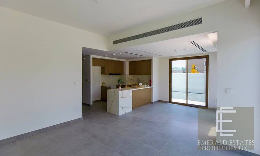 BRAND NEW | FIRST MOVER | OCT 15 ONWARDS