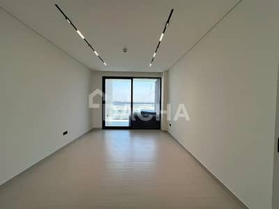 Studio for Sale in Business Bay, Dubai - Luxury Building | Canal View | Private Jacuzzi