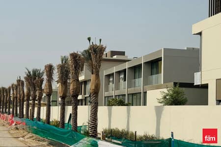 3 Bedroom Villa for Sale in Nad Al Sheba, Dubai - Corner Unit|Great Plan| Phase 2| Close to NAS Mall