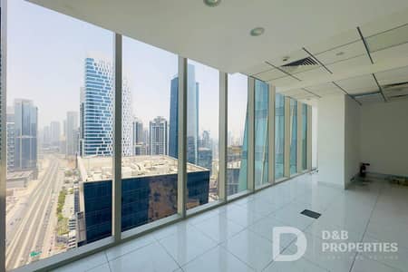 Office for Rent in Business Bay, Dubai - Close to Metro | Two Parking | Large Layout