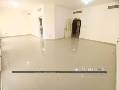 شقة 3 غرف نوم للايجار في شارع النجدة، أبوظبي - شقة في شارع النجدة 3 غرف 90000 درهم - 7014864
