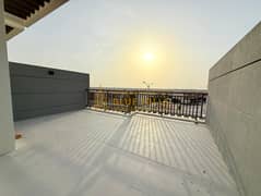 Single Row | Huge Layout | Open View | Terrace