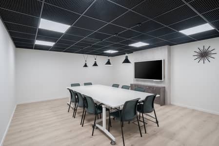 Office for Rent in Jumeirah Lake Towers (JLT), Dubai - Regus HASSELT, Kapertoren 5554 Hasselt Belgium Large Meeting Room Without People. jpg