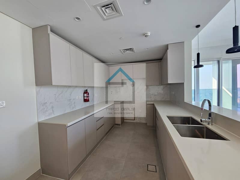 3BR on High Floor with Full Frame and Sea Views