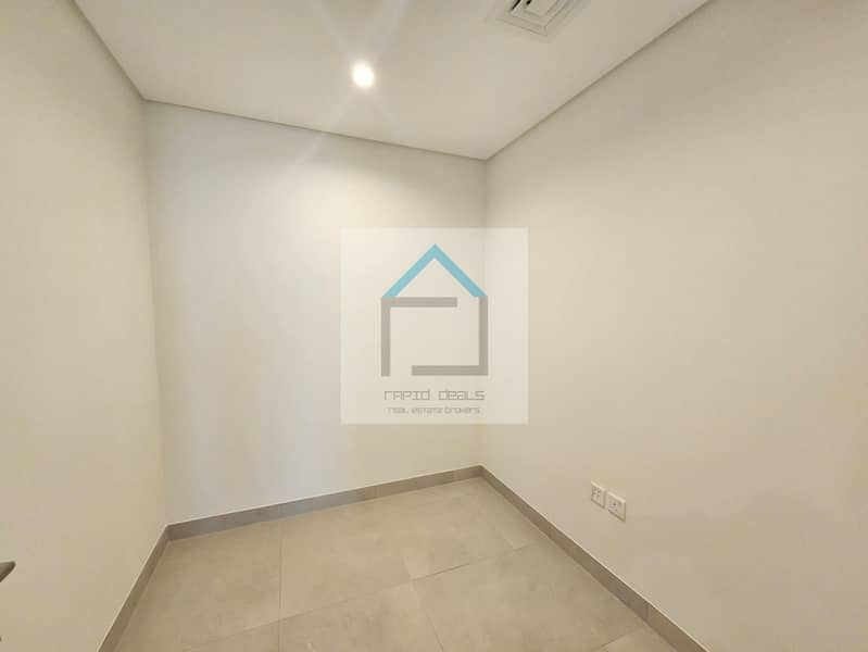 3BR on High Floor with Full Frame and Sea Views - Image 6