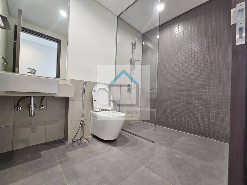 3BR on High Floor with Full Frame and Sea Views - Image 14