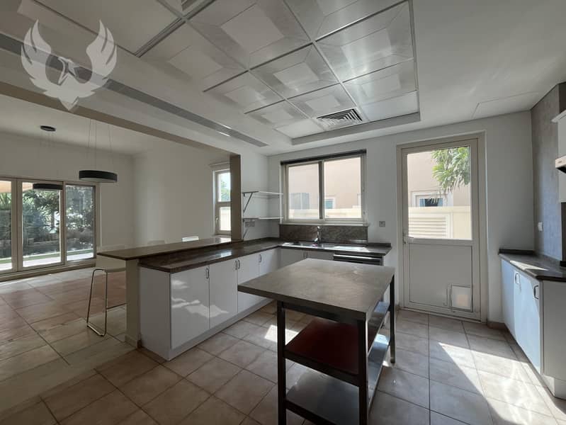 Golf Facing | Vacant | Landscaped Gardens - Image 9