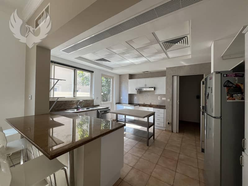 Golf Facing | Vacant | Landscaped Gardens - Image 10