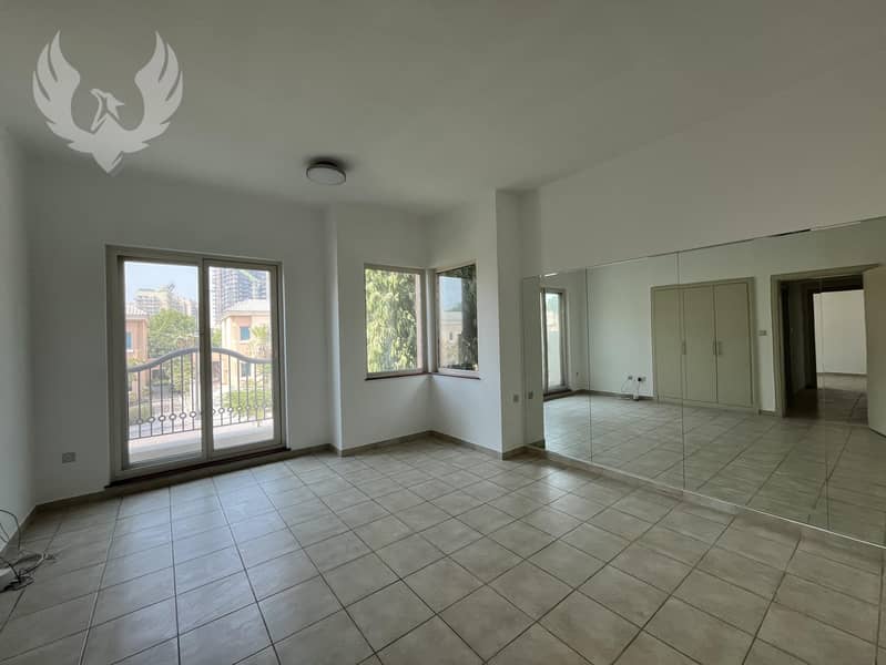 Golf Facing | Vacant | Landscaped Gardens - Image 12