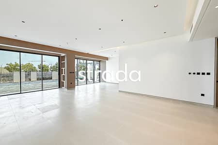 4 Bedroom Villa for Rent in Tilal Al Ghaf, Dubai - Converted to 5 bed | Upgraded | Landscaped