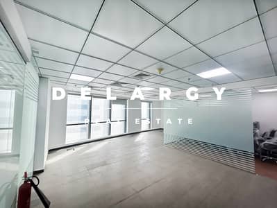 Office for Rent in Business Bay, Dubai - Vacant | Spacious Fitted Office | High Floor