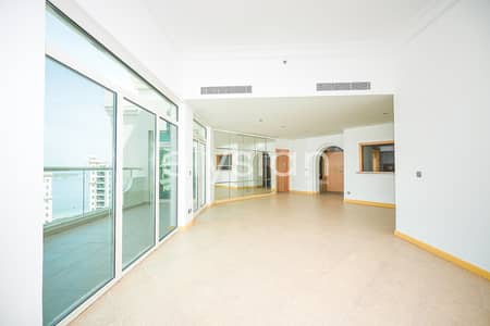 3 Bedroom Flat for Rent in Palm Jumeirah, Dubai - Beach Access | Penthouse Level | Maids Room