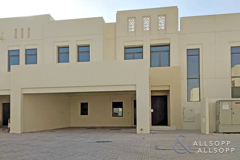4 Beds Upstairs | Maids | Open Plan Living 4 Beds Upstairs | Maids | Open Plan Living