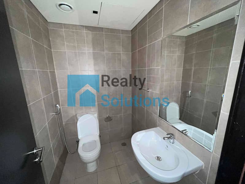 Hot deal | Spacious Layout | Cash or mortgage - Image 9