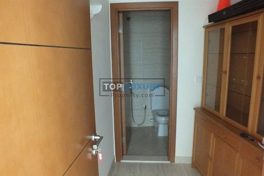 5 Bathroom-3. jpg