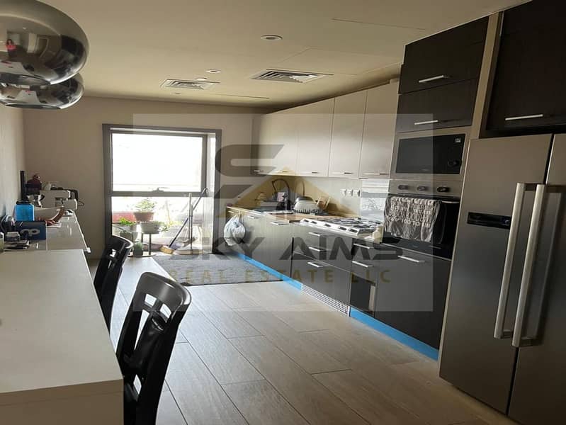 Stylish 2BHK Semi Furnished | High Floor | Budget Friendly | Full of Light