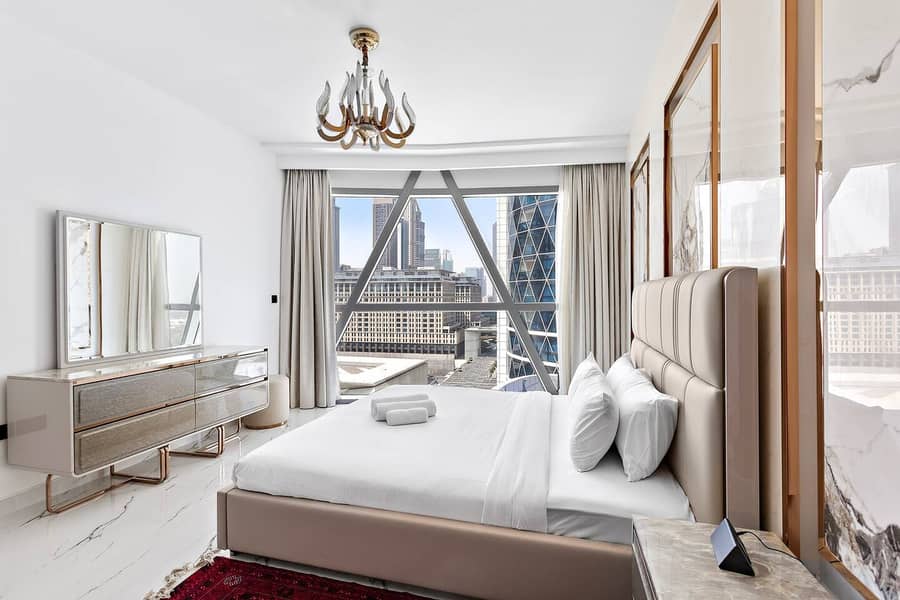 LAVISH & LUXURIOUS 2 BEDROOM | FULLY UPGRADED | PRIME LOCATION