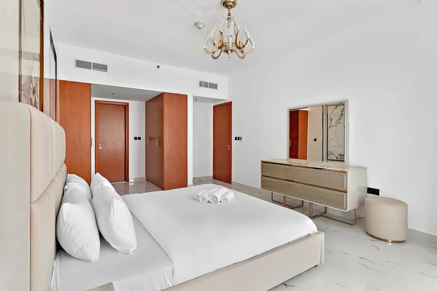 LAVISH & LUXURIOUS 2 BEDROOM | FULLY UPGRADED | PRIME LOCATION - Image 7