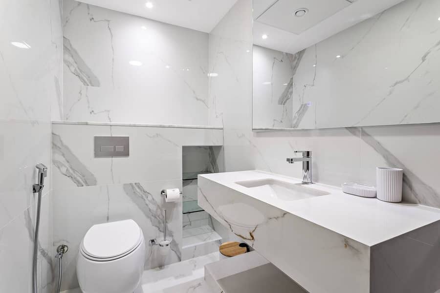 LAVISH & LUXURIOUS 2 BEDROOM | FULLY UPGRADED | PRIME LOCATION - Image 20