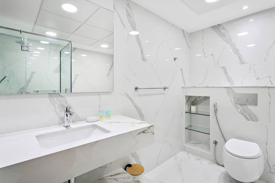 LAVISH & LUXURIOUS 2 BEDROOM | FULLY UPGRADED | PRIME LOCATION - Image 21